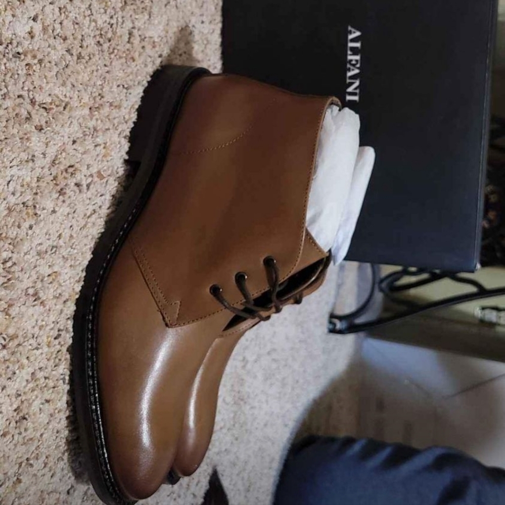 Alfani Lombardtan dress shoe. Size 7.5 New in Box